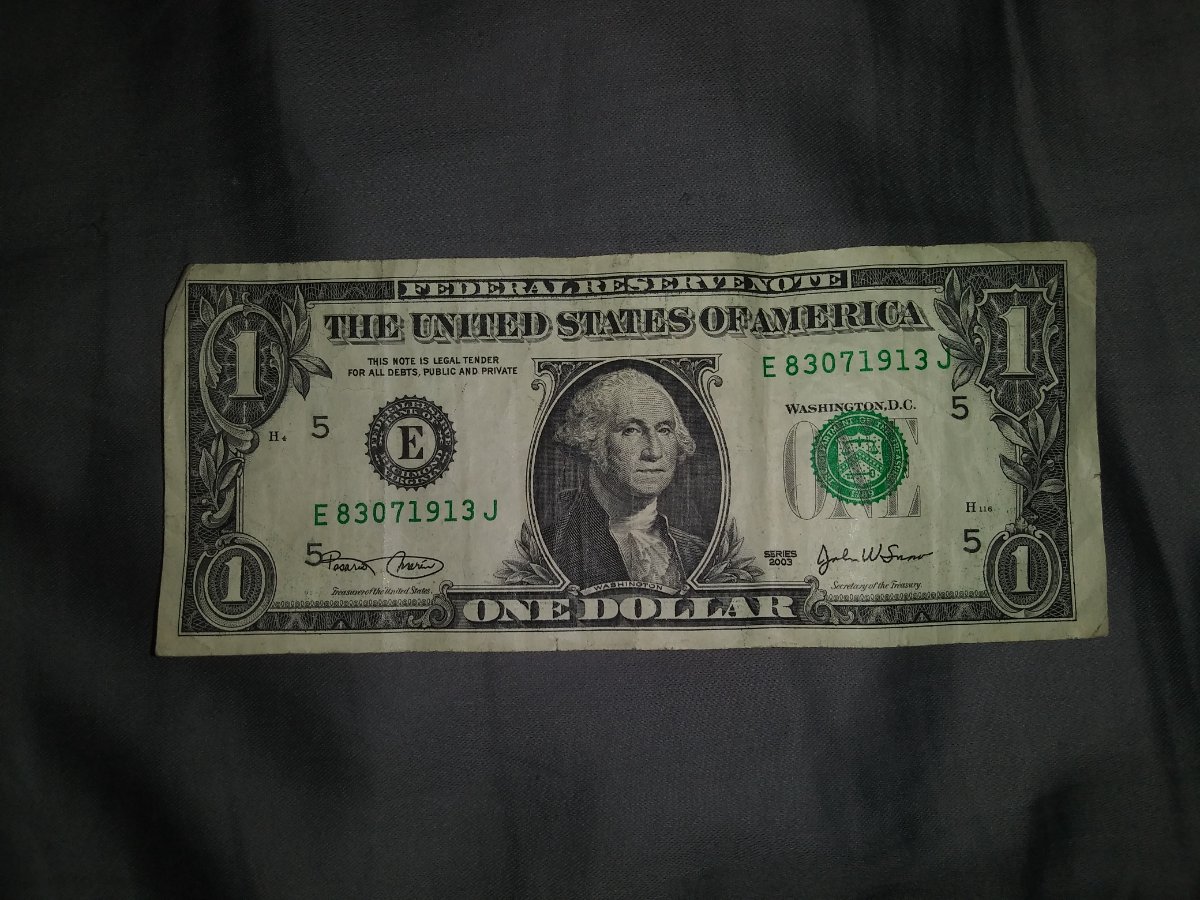 Found-This-Dollar-Today-That-Has-A-Shifted-Serail-Number